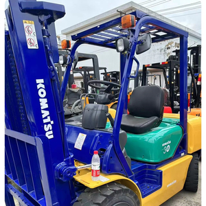 รถยกดีเซลโคมัตสุมือสอง 3 ตัน 4.5 ตัน 5 ตัน เสากระโดงหลายท่อน สำหรับงานก่อสร้าง ขาย - Product Image 1