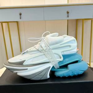 Zapatos Deportivos Cómodos de Suela Gruesa Hechos a Medida para Hombre con Propiedades Antideslizantes y Resistentes al Agua, Parte Superior de Malla, Primavera - Product Image 3