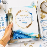 Agenda personnalisé B5 avec couverture en papier bleu, spirale simple, dorure à chaud, impression couleur, pour la prière et la planification, 2026 2027, avec coins métalliques et boîte