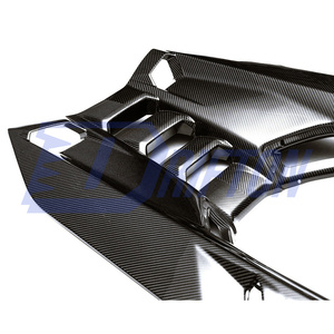 Couvercle de moteur arrière en fibre de carbone style DK pour Lamborghini Revuelto - Product Image 5