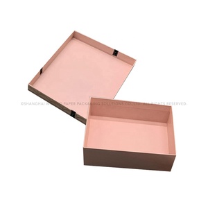 Scatola Rigida Speciale per Bracciali <span class=keywords><strong>con</strong></span> Monogramma in Rilievo e Stampa a Caldo in Oro Rosa, Laminazione Lucida, Bordo Goffrato e Stampa in Lamina d'Oro - Product Image 4