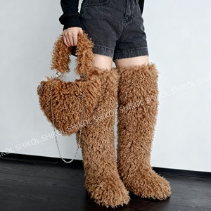 <span class=keywords><strong>Stivali</strong></span> Alti Sopra il Ginocchio in Pelliccia Mongola SHIKOL <span class=keywords><strong>con</strong></span> Set di Borse e Scarpe, <span class=keywords><strong>Stivali</strong></span> Alti e Lunghi in Peluche <span class=keywords><strong>con</strong></span> Borsa Mongola a Forma di Cuore, di Lusso, Inverno 2025 - Product Image 3