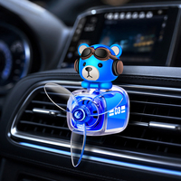 Diffuseur de parfum pour voiture en forme de pilote mignon avec hélice rotative, clip de fixation pour grille d'aération, ornement parfumé longue durée pour sortie d'air de voiture