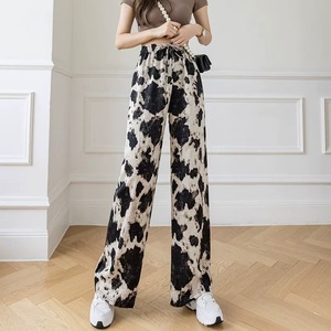 <span class=keywords><strong>Pantaloni</strong></span> da donna in seta di ghiaccio sottile abbigliamento donna Casual coreano <span class=keywords><strong>pantaloni</strong></span> a righe pittura <span class=keywords><strong>pantaloni</strong></span> tinti cravatta - Product Image 3