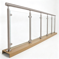 Balustrade en verre sans cadre en acier inoxydable moderne personnalisable avec poteau et main courante pour projets de balcon et d'escalier