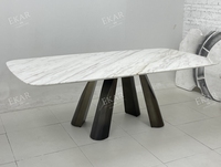 Table à manger moderne de luxe en marbre avec base métallique inclinée, 8-10 places, grand mobilier de salle à manger pour villa