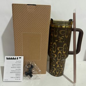 STAN* Co-brand Borraccia Termica da Viaggio da 40oz in Acciaio Inossidabile a Doppia Parete con Stampa Leopardata e Manico - Product Image 4