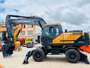 ¡OFERTA ESPECIAL! Excavadora de ruedas HYUNDAI 210W-7 usada, original, con motor diésel, bomba, 21 toneladas, modelo 2018, sistema hidráulico de buena calidad para carretera. - Product Image 3