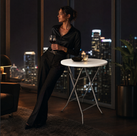 Table pliante ronde portable en HDPE blanc, table de cocktail adaptée à l'extérieur et aux repas en hôtel