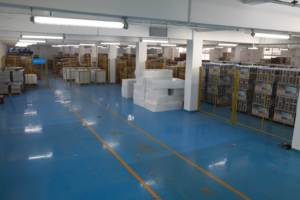 Téléviseur intelligent Android UHD LED 120 Hz de l'usine de Guangzhou, écran plat LCD de 65 à 100 pouces avec télécommande OEM ODM - Product Image 5