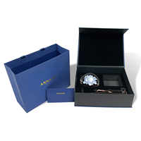 Boîte cadeau en papier doré métallique personnalisée par le fournisseur, boîte en carton rigide de luxe avec fermeture magnétique pour l'emballage de cadeaux
