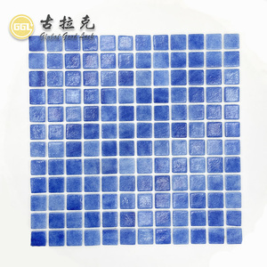 Mosaicos de Vidrio Iridiscente Azul Premium para Interiores de Yates y Diseño de Baños Marinos - Product Image 2