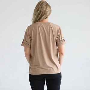 T-shirt d'allaitement décontracté à manches croisées, haut d'allaitement doux en Spandex/Coton, tee-shirt de maternité respirant pour usage quotidien - Product Image 4