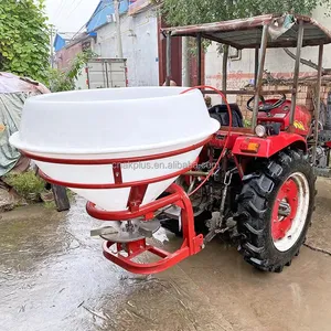 Agricultural tractor solid manure fertilizer spreader