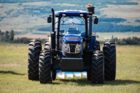 Tracteur agricole Foton Lovol 220HP à quatre roues motrices, moteur diesel Tr2204, avec chargeur frontal et semoir à maïs