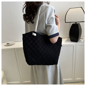 中国网上市场批发产品2025夏季手提包沙滩包女式肩包2025趋势女士奢华手袋 - Product Image 4