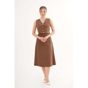 Ensemble deux pièces en daim beige pour femme LUSTRIN Premium, veste et jupe, pour collections de boutiques en gros - Élégant et stylé - Product Image 2