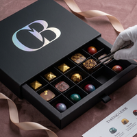 Boîte cadeau de chocolat de luxe avec logo personnalisé |   Boîte à fermeture magnétique rigide de qualité supérieure |   Emballage de pralines haut de gamme en gros