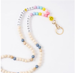 Lanière personnalisée avec perles, lanière à lettres en acrylique, motif léopard, porte-clés en perles de bois - Product Image 1