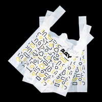 Sacs personnalisés en forme de T-shirt imprimés pour restaurants, sacs de courses en plastique, sacs alimentaires à emporter en forme de T-shirt