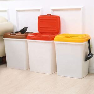 Récipient hermétique <span class=keywords><strong>pour</strong></span> le stockage des aliments <span class=keywords><strong>pour</strong></span> animaux de compagnie avec couvercle rabattable Poubelle en plastique de grande capacité <span class=keywords><strong>pour</strong></span> les aliments secs <span class=keywords><strong>pour</strong></span> chiens et chats - Product Image 6