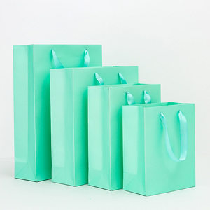 Sacs de shopping de luxe écologiques en papier kraft personnalisés NA, imperméables, avec impression de logo personnalisé pour les promotions des petites entreprises - Product Image 6