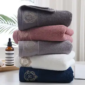 2023 Luxury 16S Hand Towel Set 100% Cotton White Hotel Bath Towels Custom Embroidery Logo Square Design Wholesale