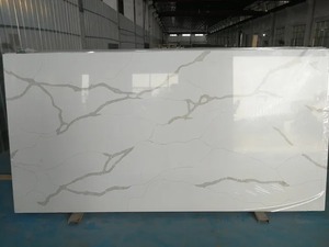 Quartz Calcutta Loria – Surface à fines veines, élégante, inspirée du Calacatta - Product Image 2