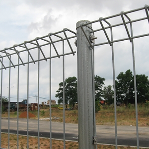 YC cao cấp CuộN hàng đầu cổng hàng rào sắt bền Tường Vườn hàng rào mạnh mẽ hàn cuộn hàng đầu dây lưới hàng rào Bảng điều chỉnh - Product Image 4