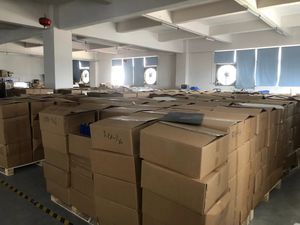 <span class=keywords><strong>3</strong></span>.2V 140Ah 135Ah prizmatik Li-FePO4 piller şarj edilebilir LiFePO4 pil hücresi elektrikli araba için - Product Image 6