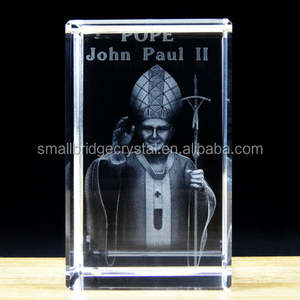 Cristales Artesanales Personalizados al por Mayor de Small Bridge, Cristal con Grabado Láser 3D del Papa Juan Pablo <span class=keywords><strong>II</strong></span>, Iglesia Católica de Roma, Cubo de Cristal Religioso - Product Image 4
