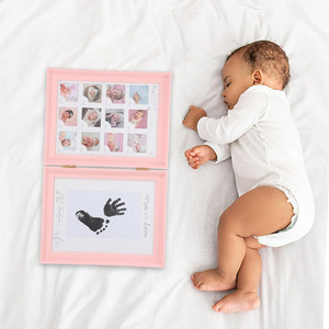 Vente en gros d'images en ligne Cadres de registre Diy Kit d'empreinte de main et d'empreinte de bébé sans encre <span class=keywords><strong>pour</strong></span> nouveau-né <span class=keywords><strong>pour</strong></span> montage mural et décoration de bureau - Product Image 3