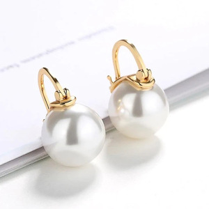 Orecchini a Perno Stile Coreano Vintage con Effetto Perla, Gioielli Eleganti e Chic per Donne, Accessorio Regalo per Uso Quotidiano e Feste - Product Image 1