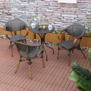 Ensemble table et chaises de bistrot parisien pour 2 truelles de jardin empilables incluses cadre en aluminium et en acier pour parc et cuisine - Product Image 1