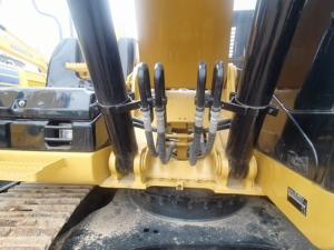 รถตักตีนตะขาบ320D รถตักตีนตะขาบรถมือสองพร้อมเครื่องยนต์ & มอเตอร์ - Product Image 3