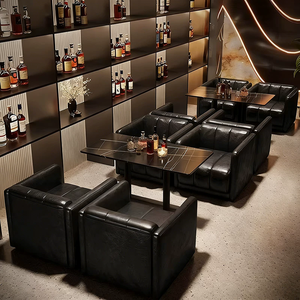 Ensemble <span class=keywords><strong>de</strong></span> table et chaises <span class=keywords><strong>de</strong></span> bar rétro en bois massif pour restaurants, cafés, salons <span class=keywords><strong>de</strong></span> thé, bistrots, tavernes, pubs - Imperméable - Product Image 1