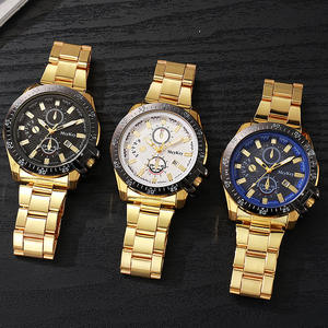 Nuevos <span class=keywords><strong>Relojes</strong></span> de Hombre de Moda con Calendario de Tres Ojos, de Cuarzo, de Aleación, de 40.5mm, Venta al por Mayor, Esfera Dorada - Product Image 1