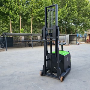 1500kg Vender bien Nuevo tipo Apilador hidráulico Camión elevador Pequeño camión de peso de equilibrio Carretilla elevadora eléctrica sin piernas - Product Image 5