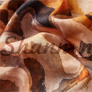 Échantillon gratuit imprimé personnalisé 100% tissu Jacquard de soie de mûrier 19MM impression numérique pour robe de filles et utilisation de mariage sans quantité minimale de commande - Product Image 6