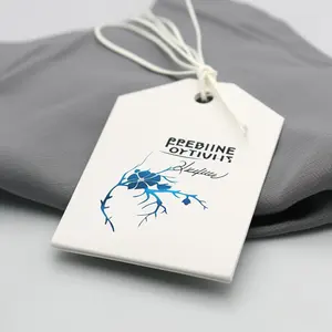 Vente chaude en gros usine vêtements papier étiquettes volantes avec Logo personnalisé Beige Rectangle balançoire étiquettes sur luxe