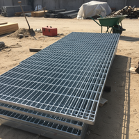 Grille de passage extérieure en acier au carbone robuste, directement de l'usine chinoise |   Prix des passerelles en acier grillagé
