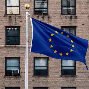 Bandera de la Unión Europea de 3x5 pies, poliéster, bandera nacional de la UE, 2 ojales de latón, doble cara, ligera, resistente a desgarros - Product Image 2