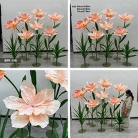 DKB Wholesale Ensemble de 10 fleurs géantes en papier tendance couleur champagne, autoportantes, pour la décoration de bars, centres commerciaux et événements