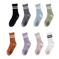 Chaussettes de yoga et de Pilates en coton, design à orteils exposés pour un confort optimal, portables, ajustables pour un ajustement parfait pour les femmes