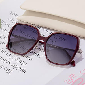 Nouvelles lunettes de soleil polarisées carrées pour femmes, protection UV400, monture en métal TR, verres TAC, couleur noire, style conduite en extérieur et pêche - Product Image 4