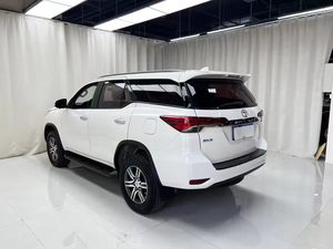 Toyota Berline d'occasion pour usage familial et commercial, durable sur les routes accidentées des villages, marché africain, conduite à droite (RHD) ou à gauche (LHD) en option - Product Image 4