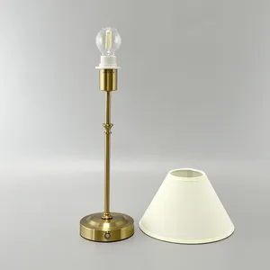 Sombra levou lâmpada recarregável restaurante decorativo mesa recarregável mesa lâmpada substituível tablelamp sombra