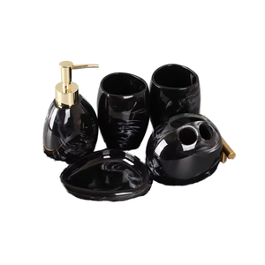 Juego de tres piezas de resina creativa de alta gama, desinfectante de manos y botellas de loción duraderas e impermeables para baños elegantes - Product Image 1