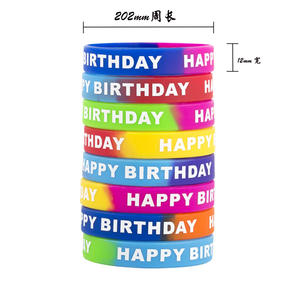 Bracelet en silicone Joyeux Anniversaire multicolore arc-en-ciel, étanche et décoratif pour fête et célébration - Product Image 3