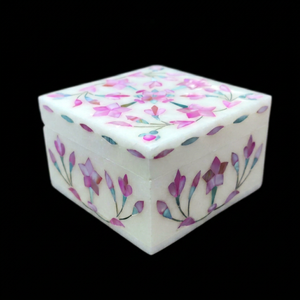Boîte à bijoux en marbre luxueuse Stonecrafts International MMP06, incrustation de nacre, design moderne rectangulaire avec gravures florales - Product Image 1